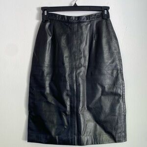 VTG exclusivos Baez black leather skirt 00